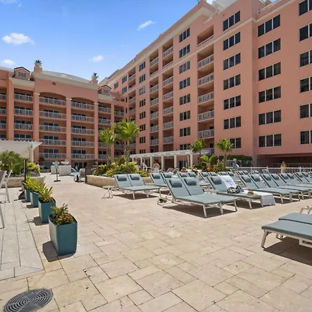 833 Aqualea / Beachfront Resort Clearwater Beach