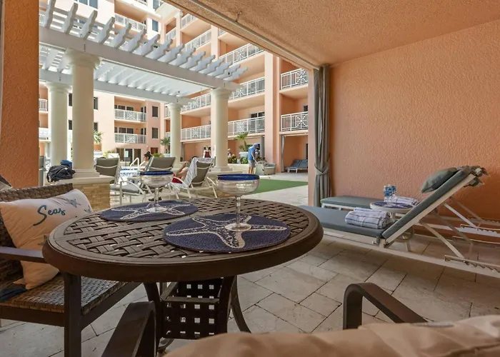 833 Aqualea / Beachfront Clearwater * Clearwater Beach