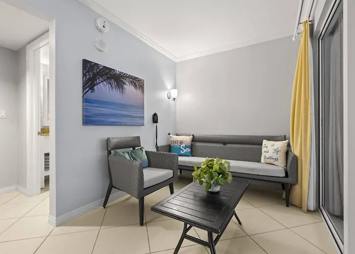 833 Aqualea / Beachfront Clearwater Hotel