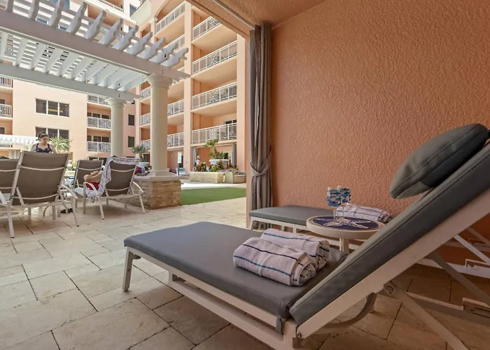 833 Aqualea / Beachfront Clearwater *