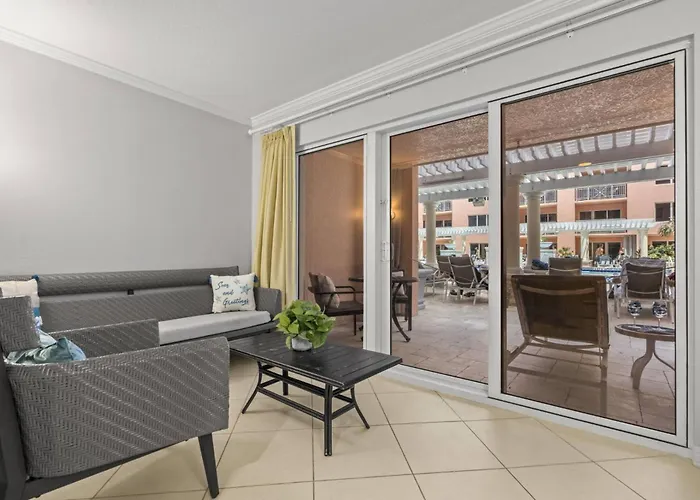 Hotel 833 Aqualea / Beachfront Clearwater