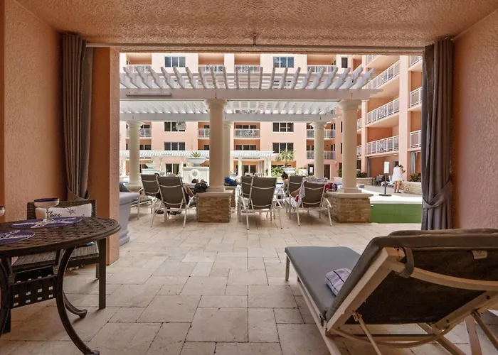833 Aqualea / Beachfront Clearwater * Clearwater Beach