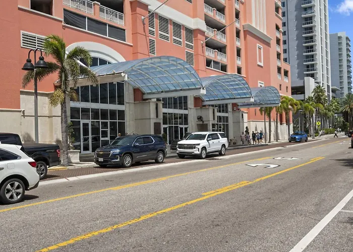 Hotel 833 Aqualea / Beachfront Clearwater