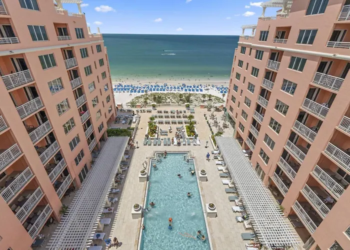 833 Aqualea / Beachfront Clearwater Hotel