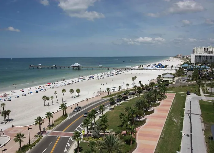 833 Aqualea / Beachfront Clearwater Hotel
