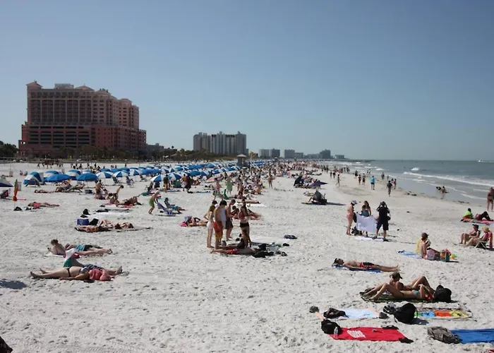 833 Aqualea / Beachfront Clearwater